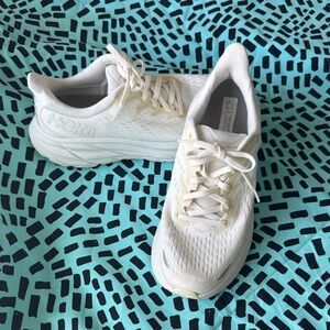 Hoka Clifton 8 Sneakers size 8.5
